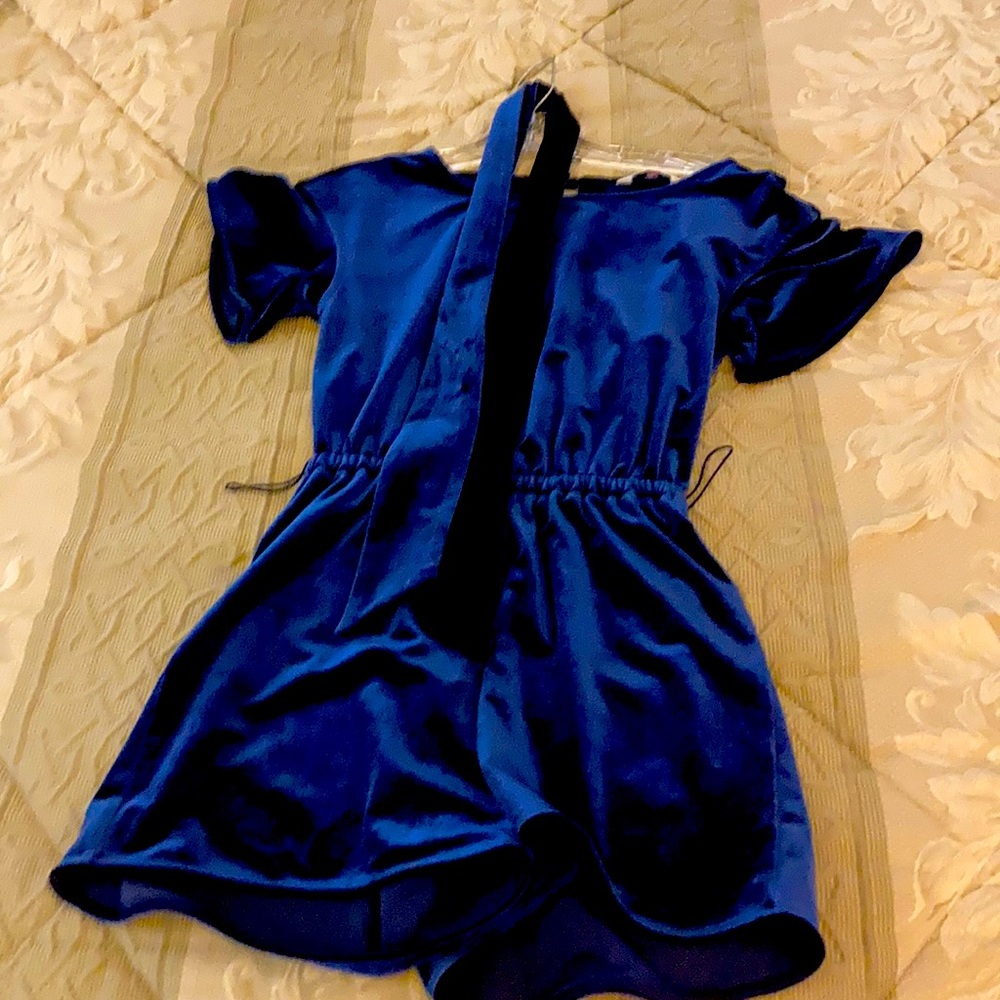 Blue jumper Youth Size 12 Vineyard Vines (used, good condition)